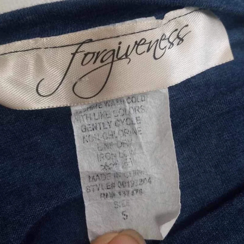 Forgiveness/blouse - Picture 3 of 4